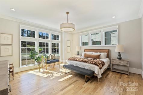 2509 Montrose Court Charlotte NC 28207