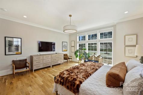 2509 Montrose Court Charlotte NC 28207