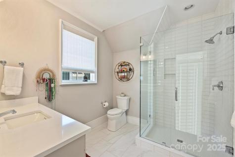 2509 Montrose Court Charlotte NC 28207