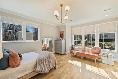 2509 Montrose Court Charlotte NC 28207