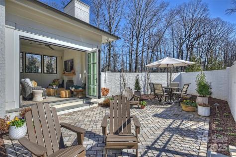 2509 Montrose Court Charlotte NC 28207