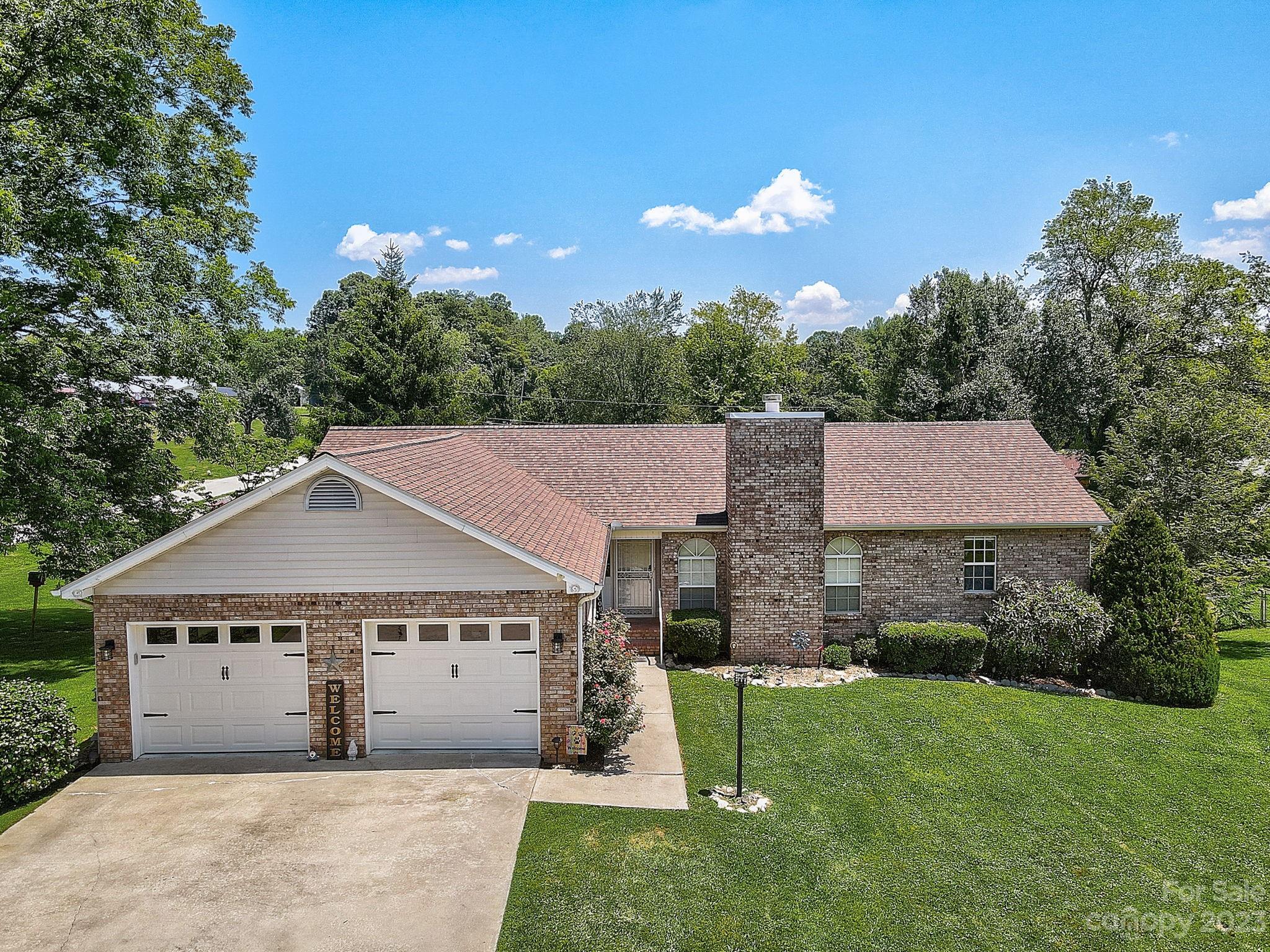 10 Hillside Drive E Etowah NC 28729