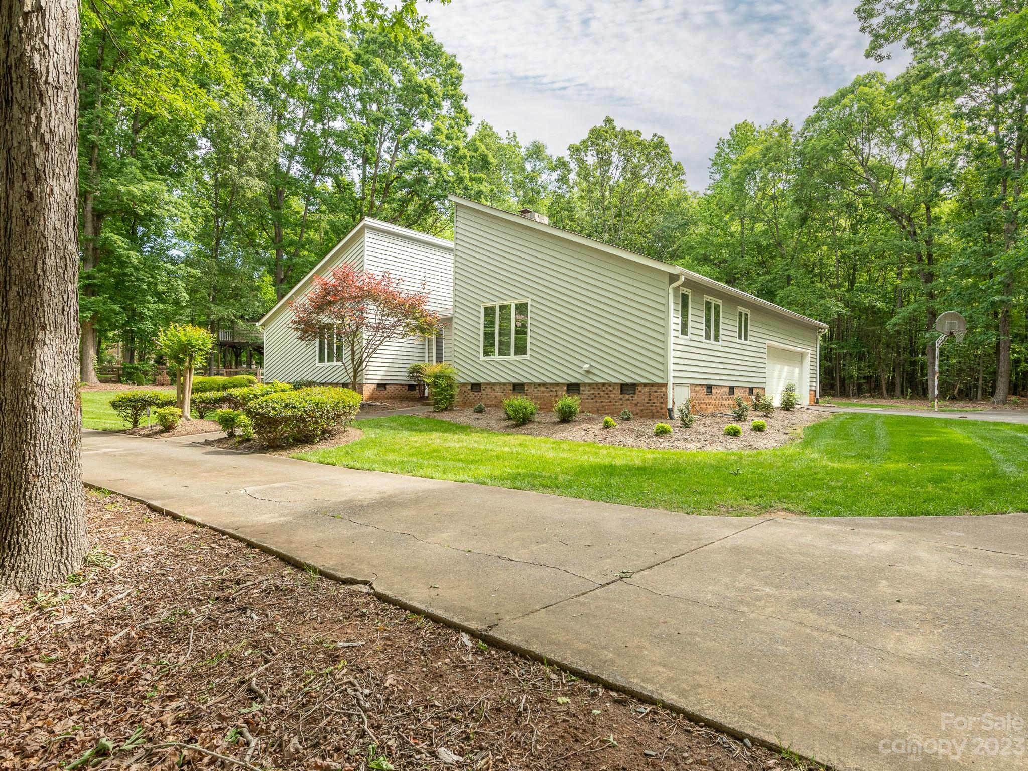 229 Cari Lane Matthews NC 28104