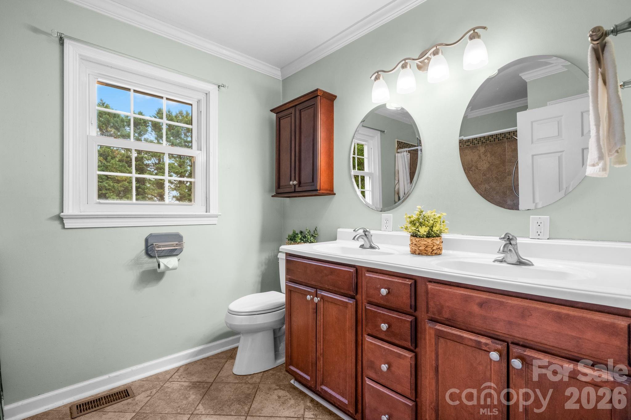 2025 34th Avenue Drive NE Hickory NC 28601