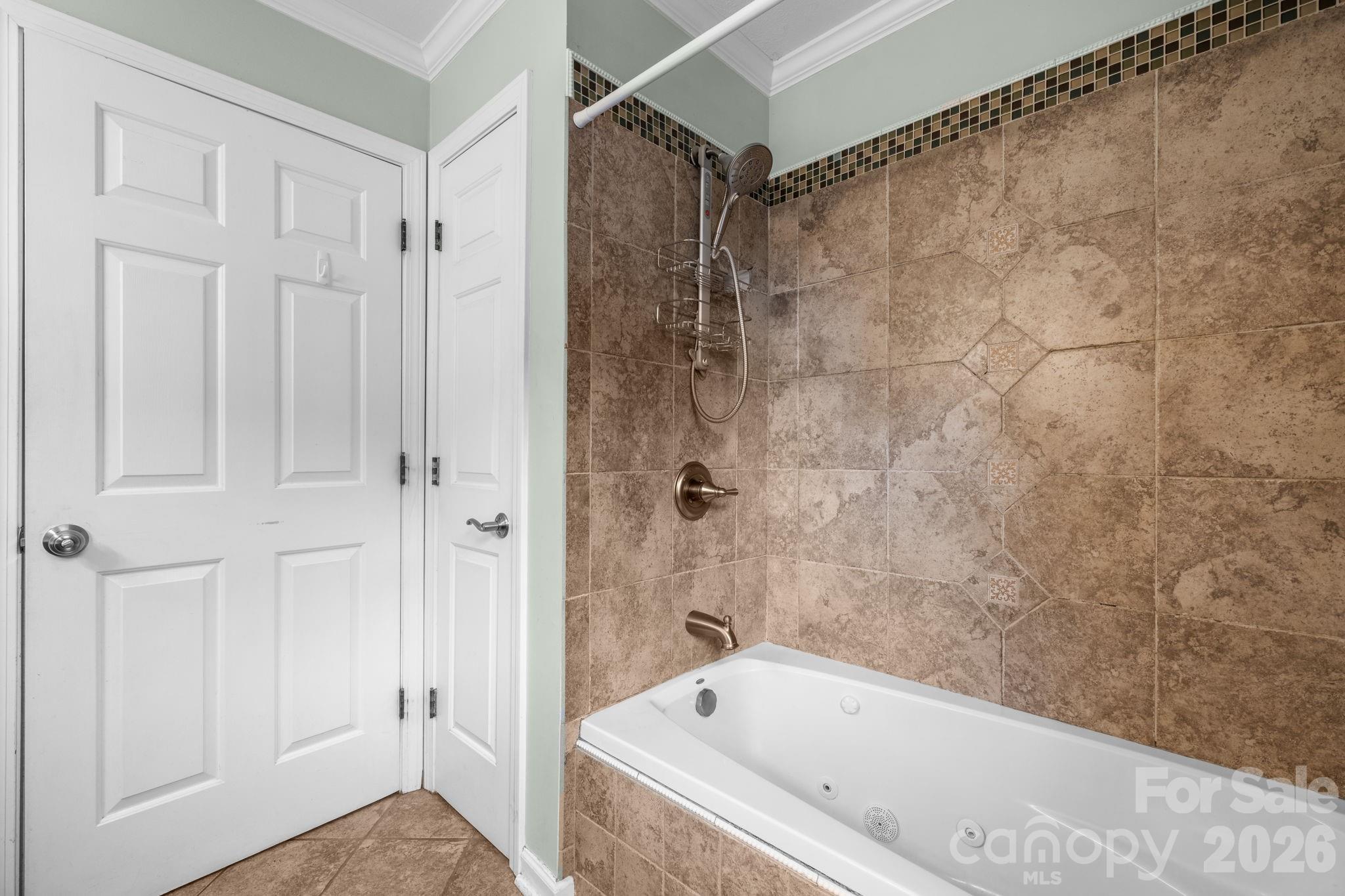 2025 34th Avenue Drive NE Hickory NC 28601