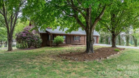 2025 34th Avenue Drive NE Hickory NC 28601