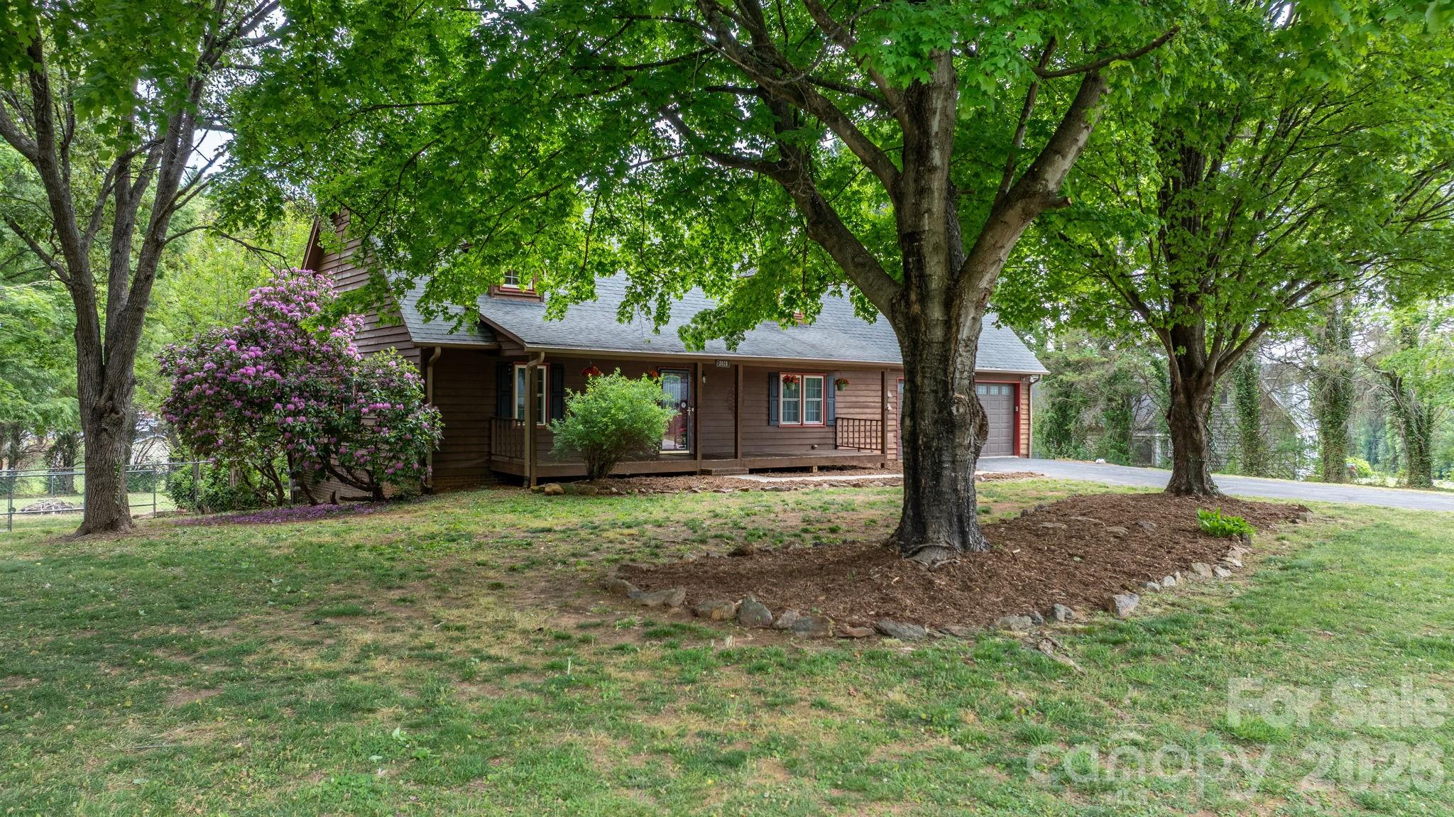 2025 34th Avenue Drive NE Hickory NC 28601