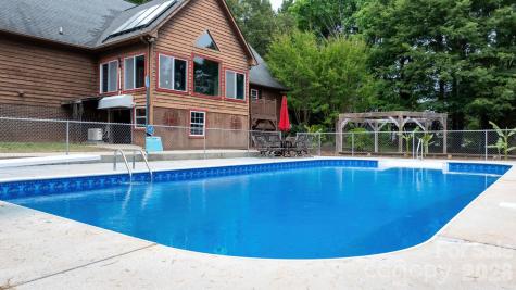 2025 34th Avenue Drive NE Hickory NC 28601