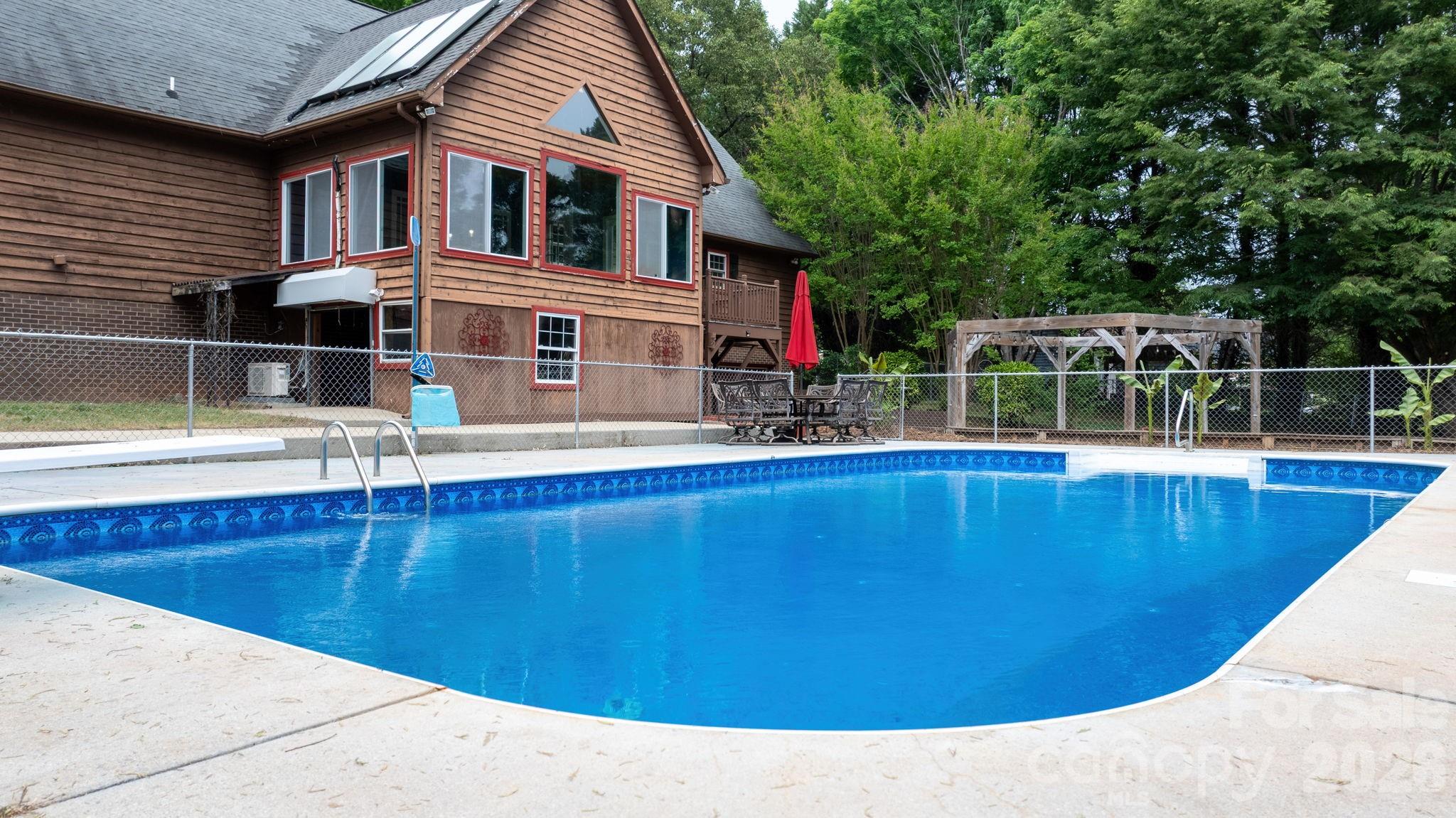 2025 34th Avenue Drive NE Hickory NC 28601
