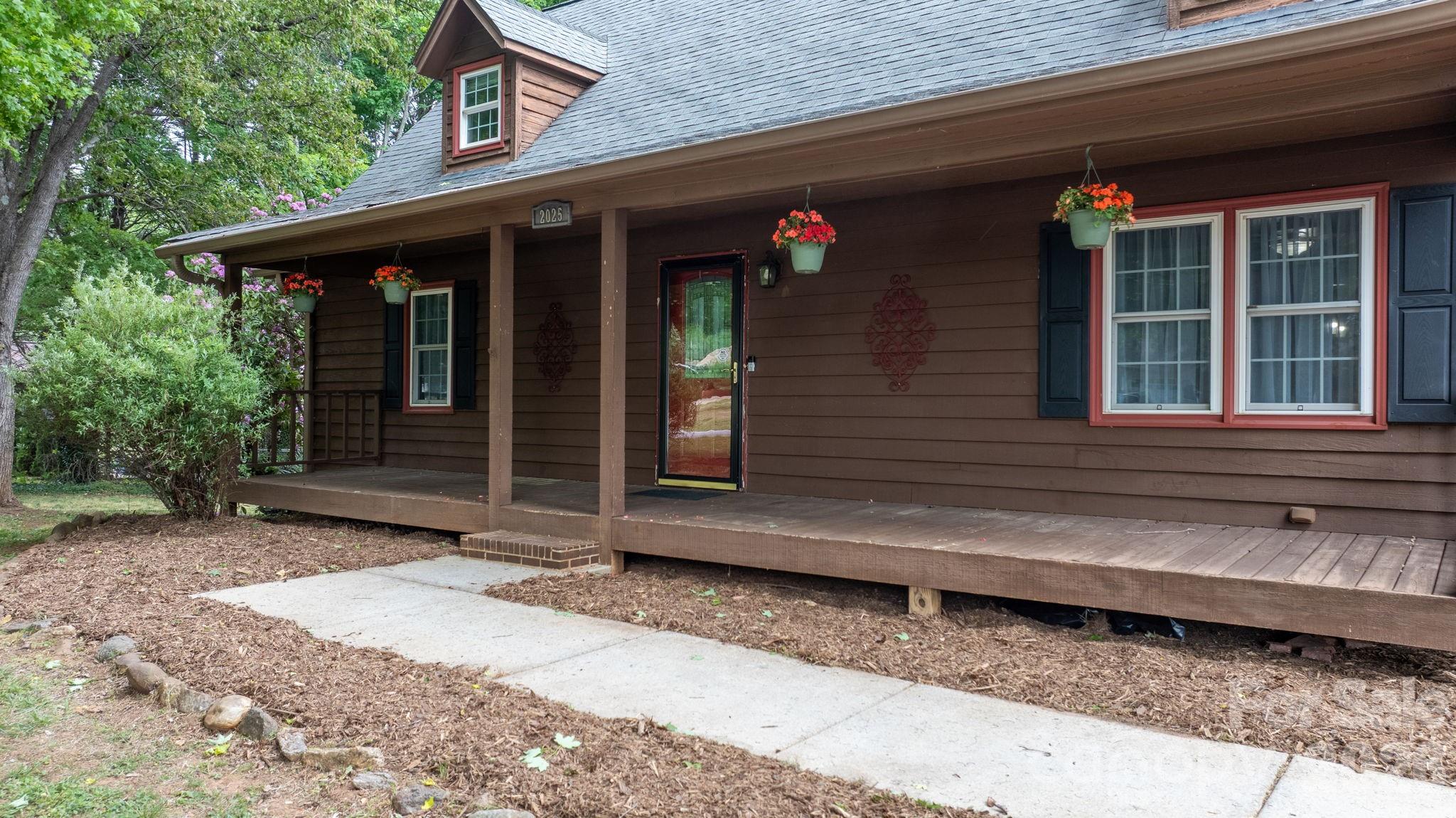 2025 34th Avenue Drive NE Hickory NC 28601