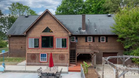 2025 34th Avenue Drive NE Hickory NC 28601