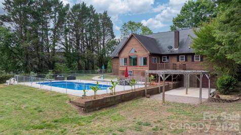 2025 34th Avenue Drive NE Hickory NC 28601