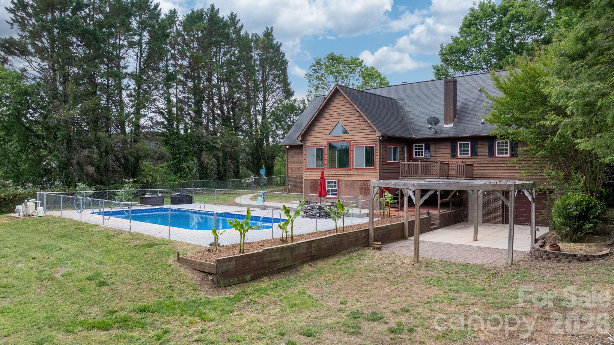 2025 34th Avenue Drive NE Hickory NC 28601