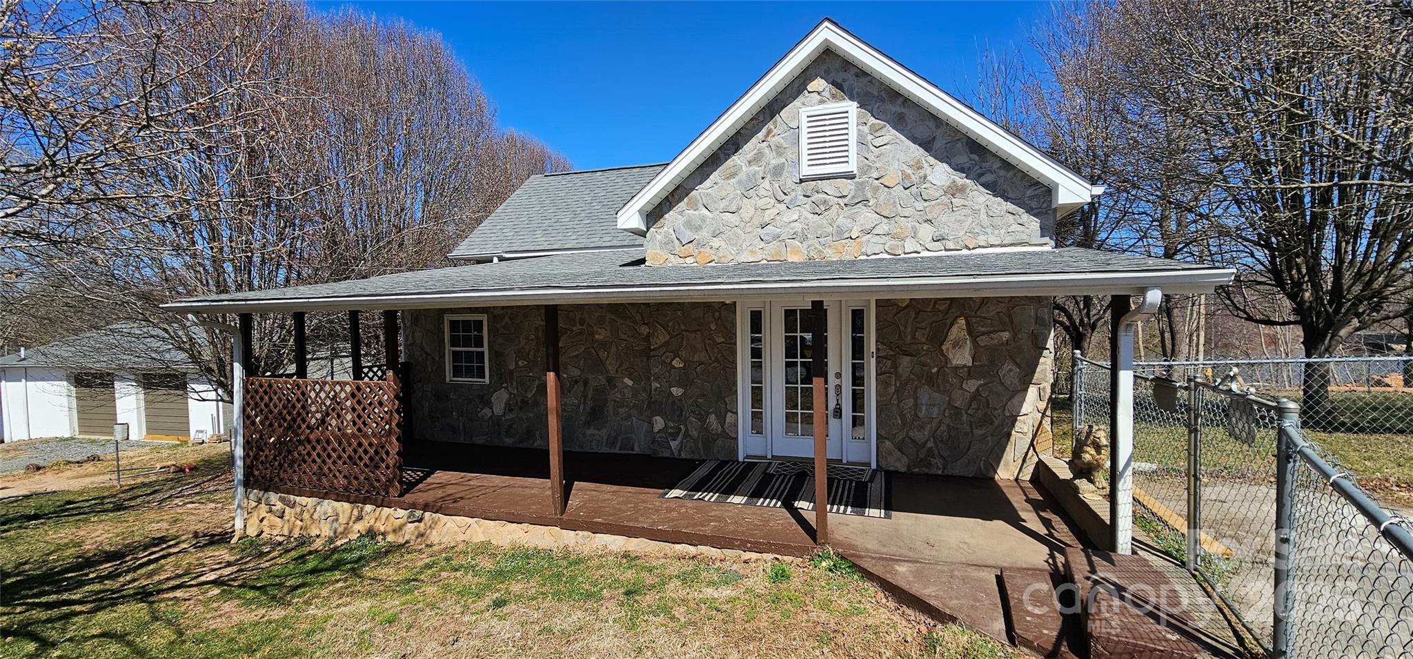 17 Lake Street Granite Falls NC 28630