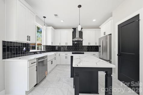 9215 Edinburg Avenue Huntersville NC 28078