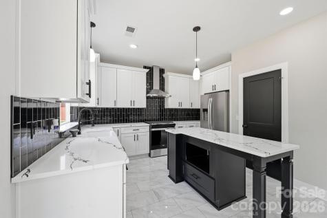 9215 Edinburg Avenue Huntersville NC 28078