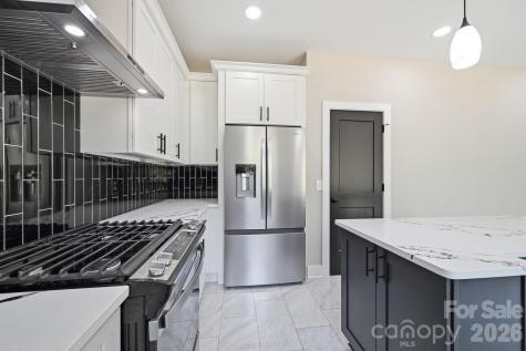 9215 Edinburg Avenue Huntersville NC 28078