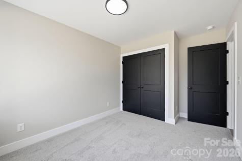 9215 Edinburg Avenue Huntersville NC 28078
