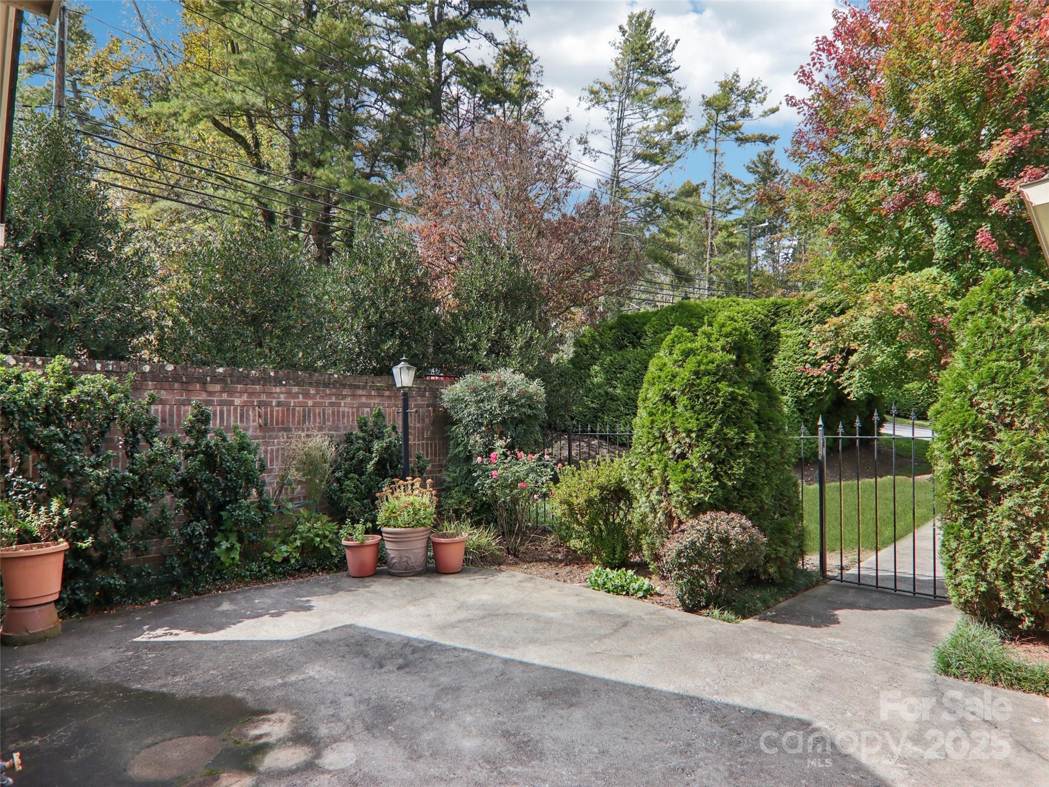 102 Glenbrook Drive Hendersonville NC 28739