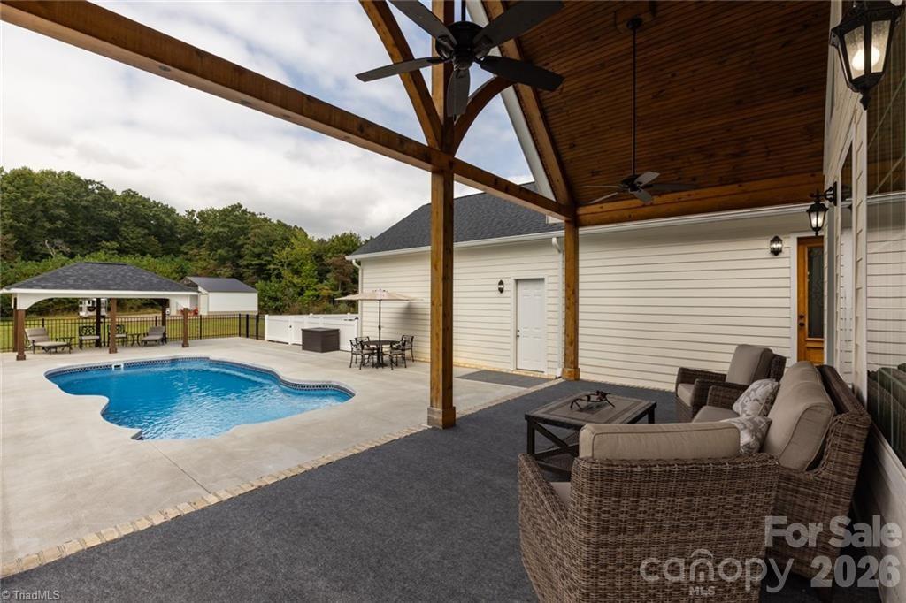 204 Violet Ridge Lowgap NC 27024