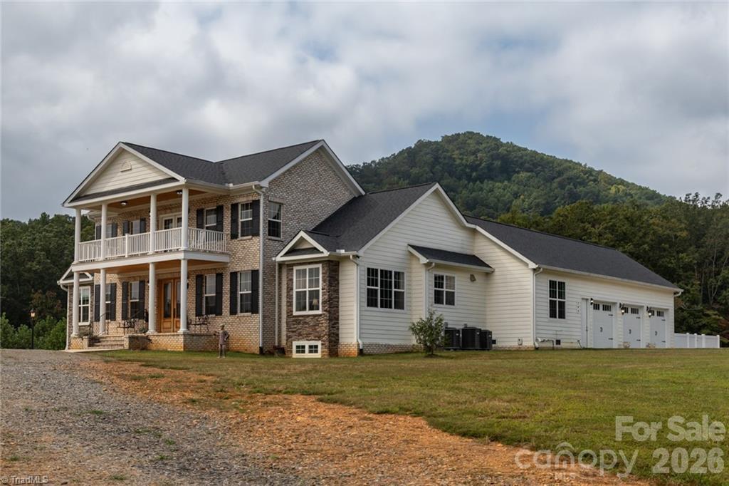 204 Violet Ridge Lowgap NC 27024
