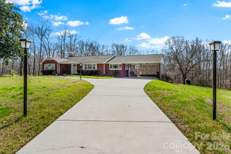 3291 Burton Road Thomasville NC 27360