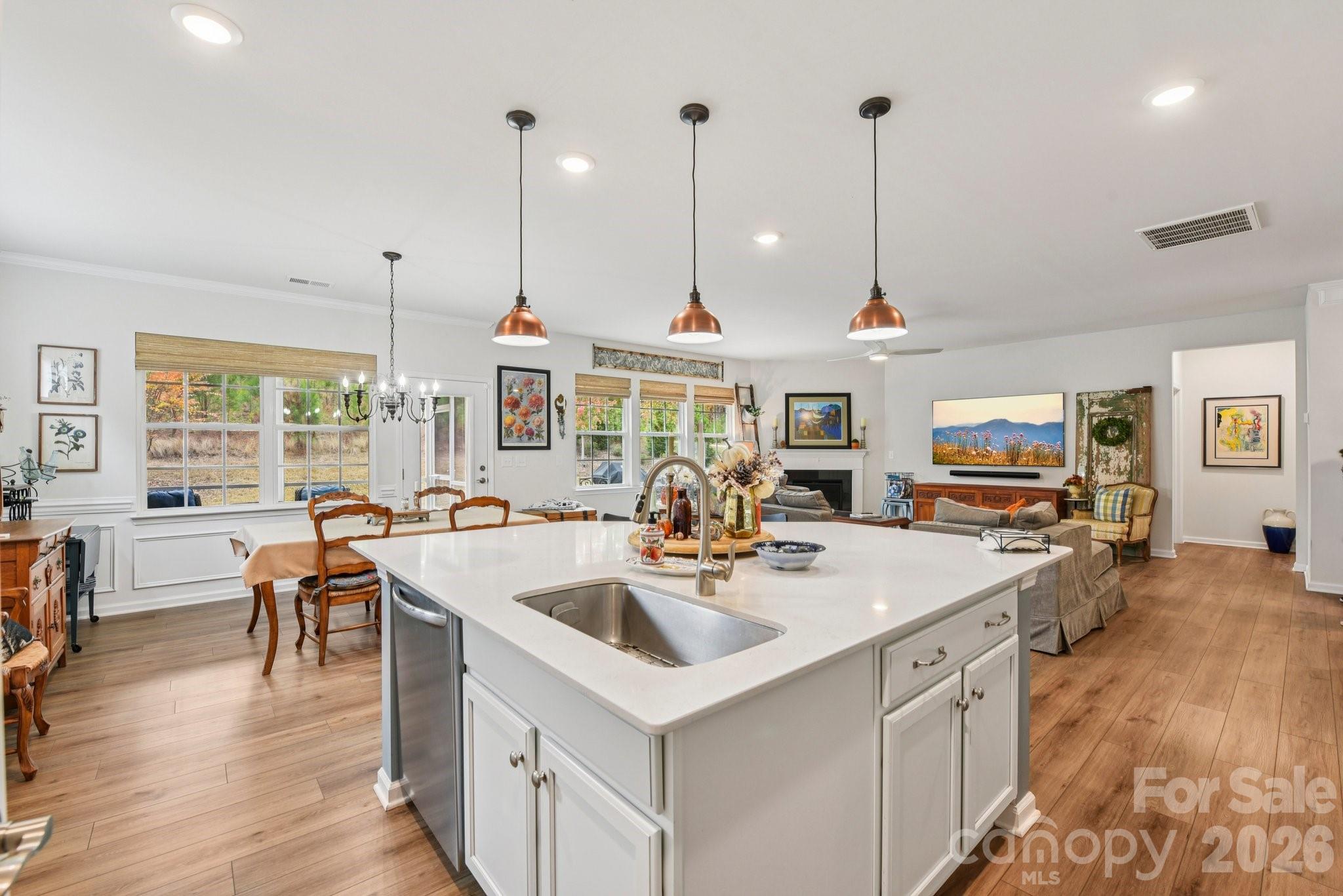 1328 Dali Boulevard Mount Holly NC 28120