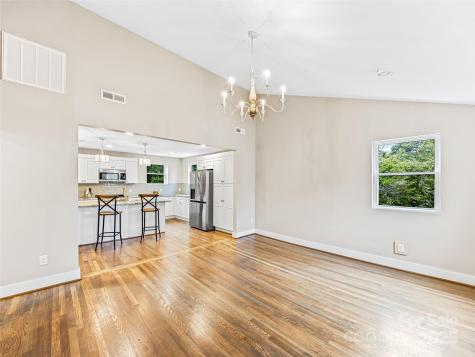 162 Courtland Place Asheville NC 28801