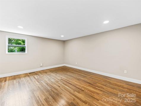 162 Courtland Place Asheville NC 28801