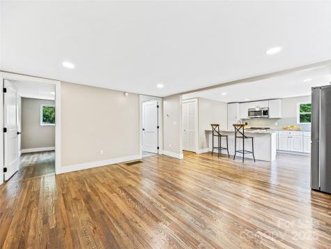 162 Courtland Place Asheville NC 28801