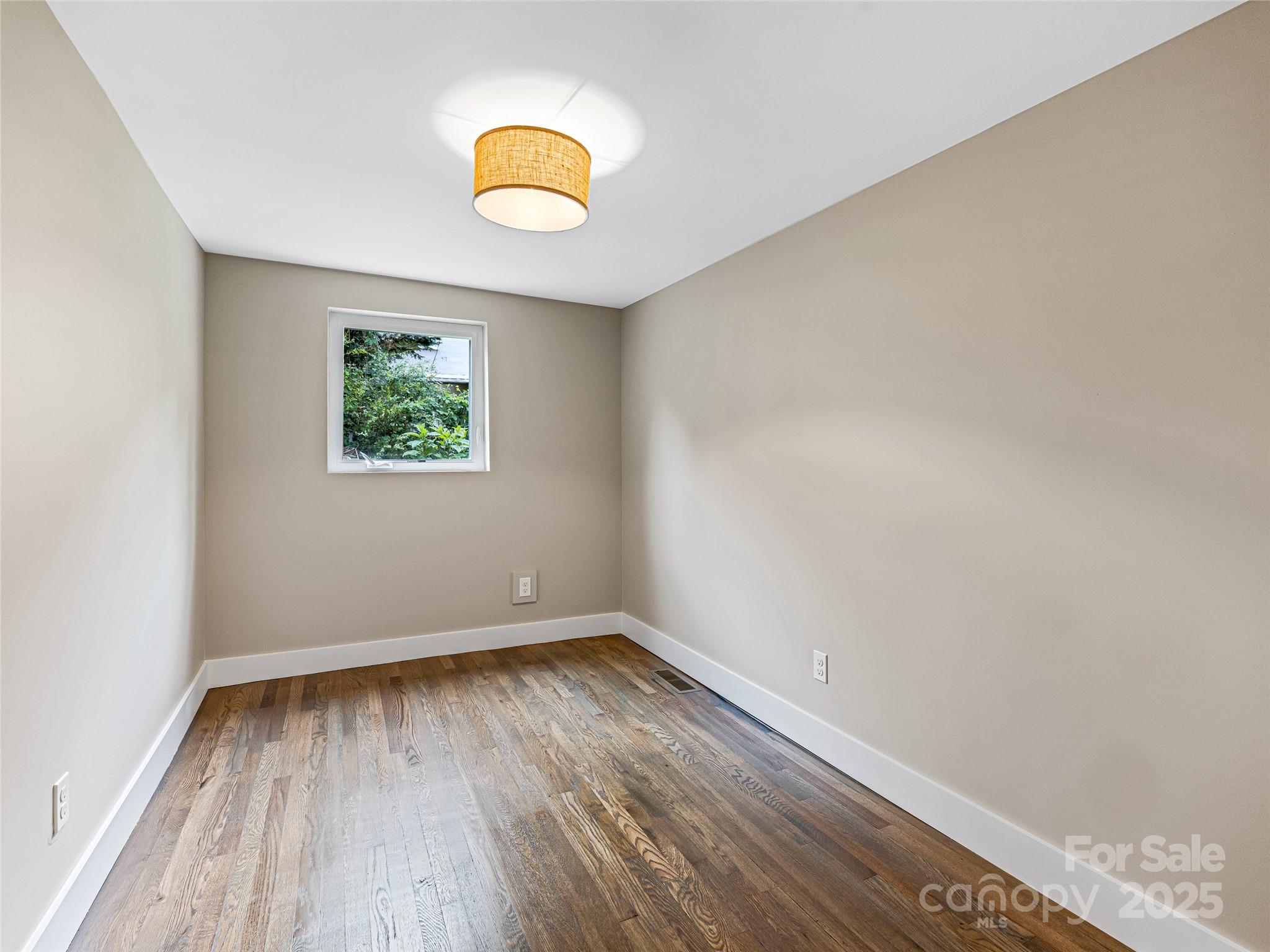 162 Courtland Place Asheville NC 28801