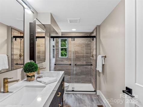 162 Courtland Place Asheville NC 28801