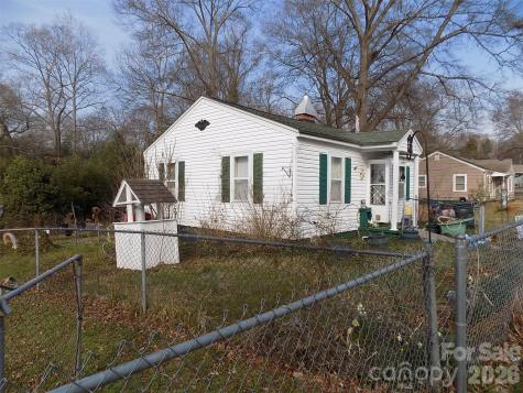 415 S Maple Street S Dallas NC 28034