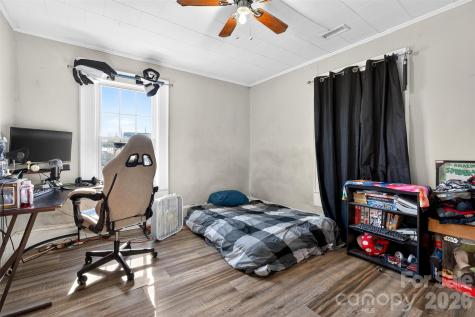 121 Holland Street Gaffney SC 29341