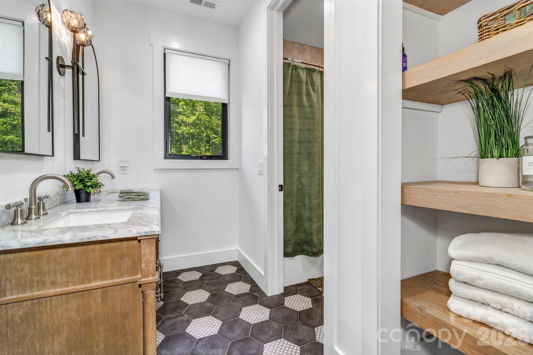 108 Poplar Green Way Asheville NC 28806