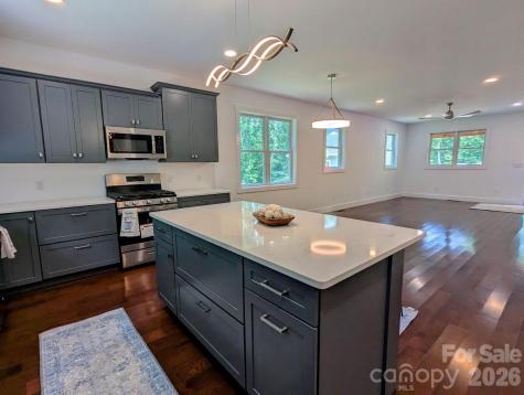 24 Salt Box Haven Burnsville NC 28714