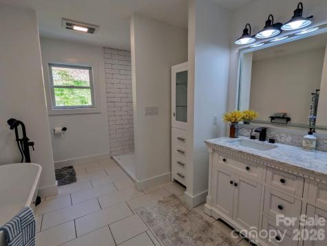 24 Salt Box Haven Burnsville NC 28714