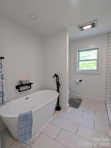 24 Salt Box Haven Burnsville NC 28714