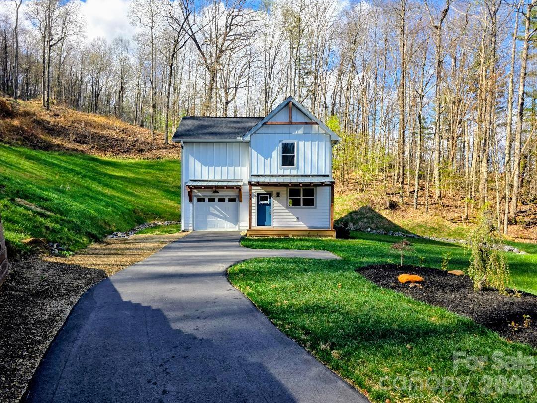 24 Salt Box Haven Burnsville NC 28714