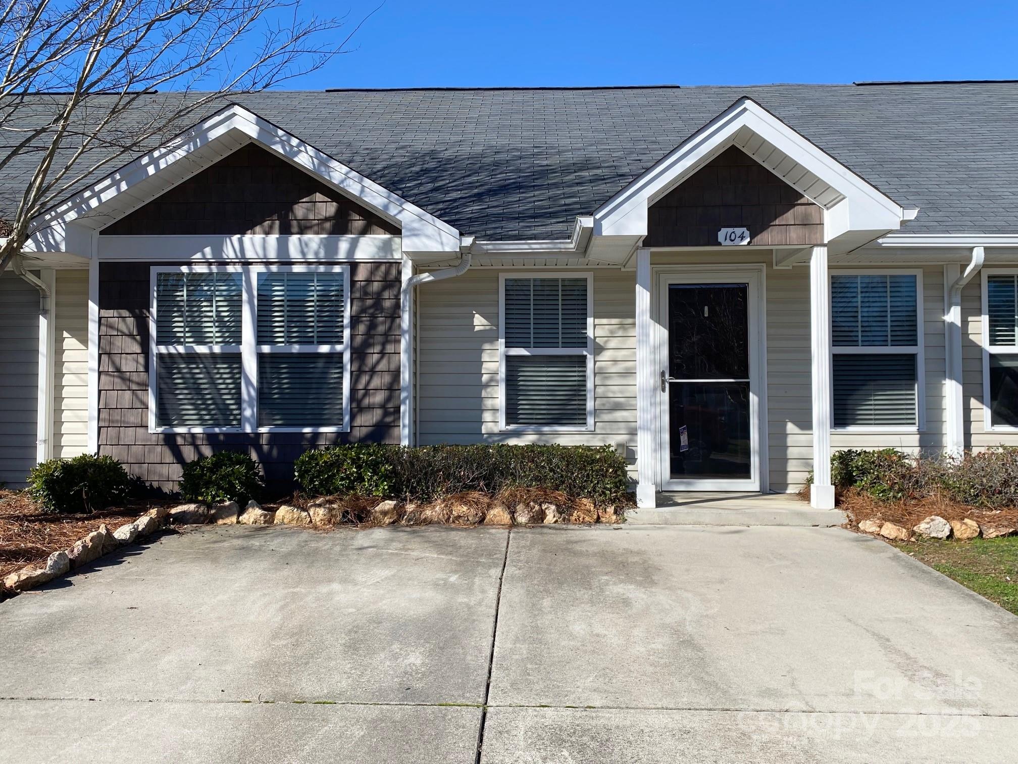 104 Lassiter Court Mount Holly NC 28120