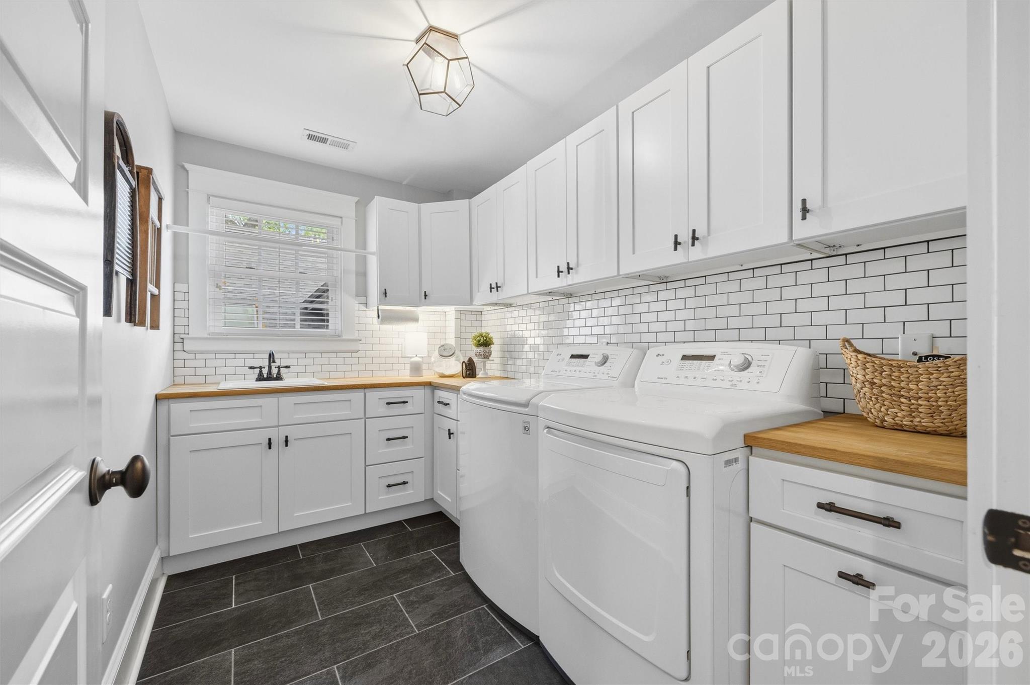 2240 Bay Street Charlotte NC 28205