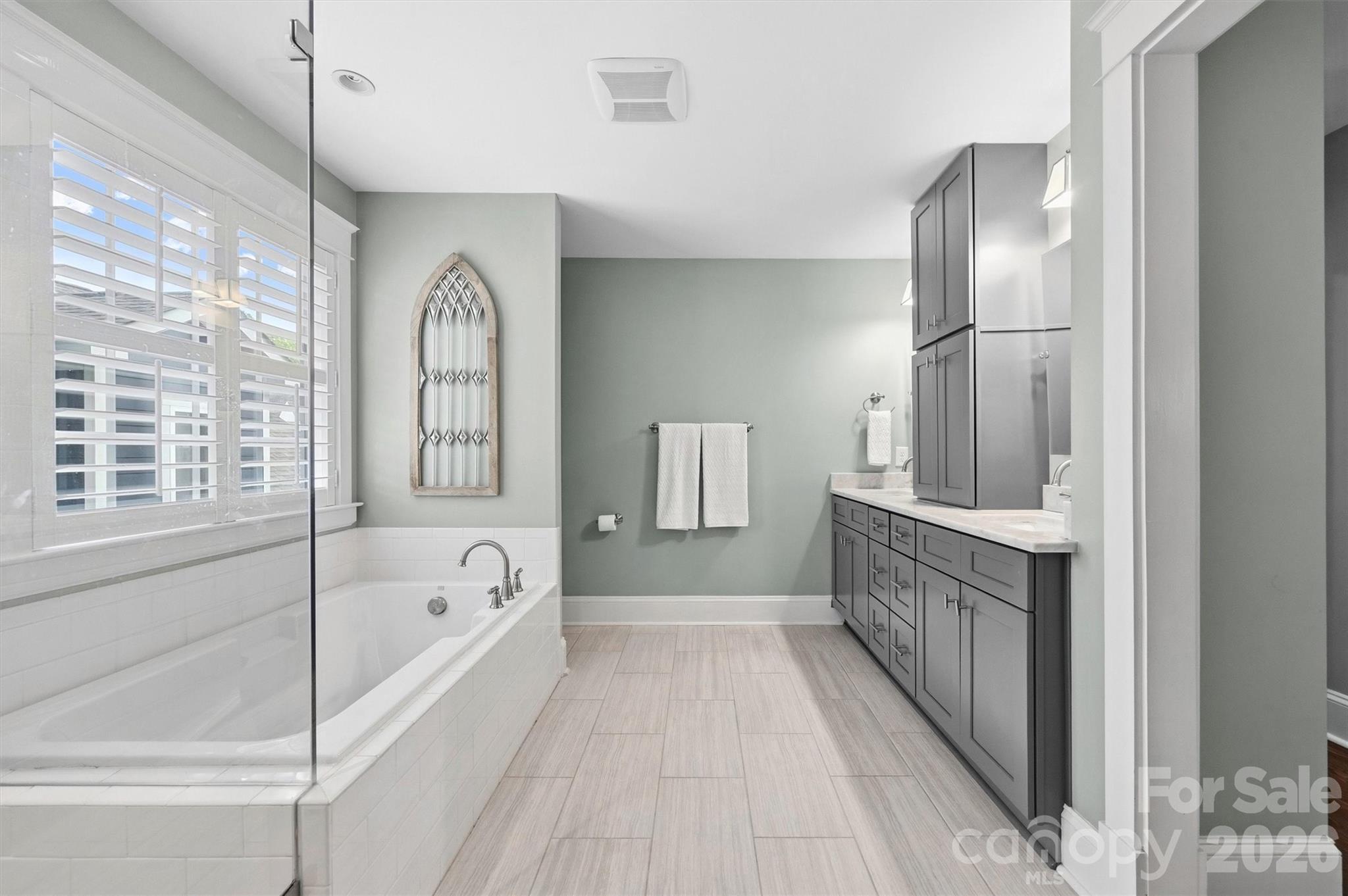 2240 Bay Street Charlotte NC 28205