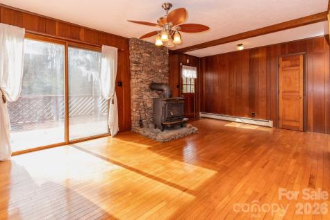586 Justice Ridge Road Candler NC 28715