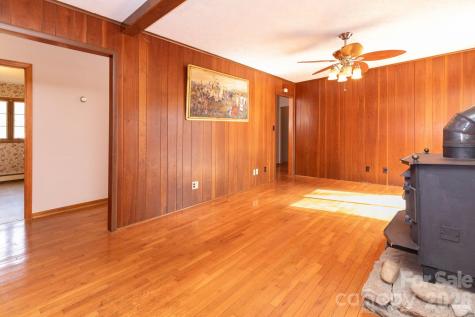 586 Justice Ridge Road Candler NC 28715