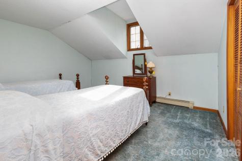 586 Justice Ridge Road Candler NC 28715