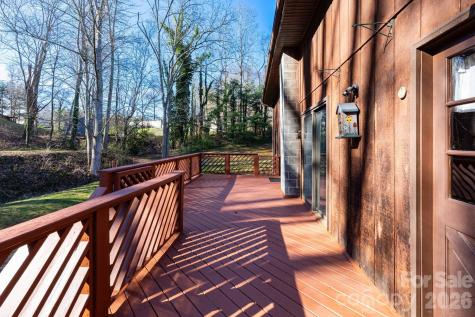 586 Justice Ridge Road Candler NC 28715