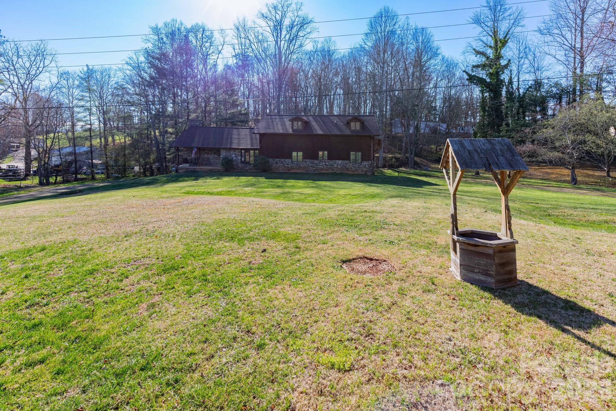 586 Justice Ridge Road Candler NC 28715