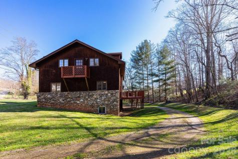 586 Justice Ridge Road Candler NC 28715