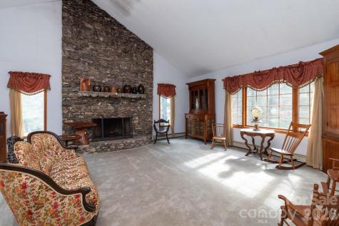 586 Justice Ridge Road Candler NC 28715