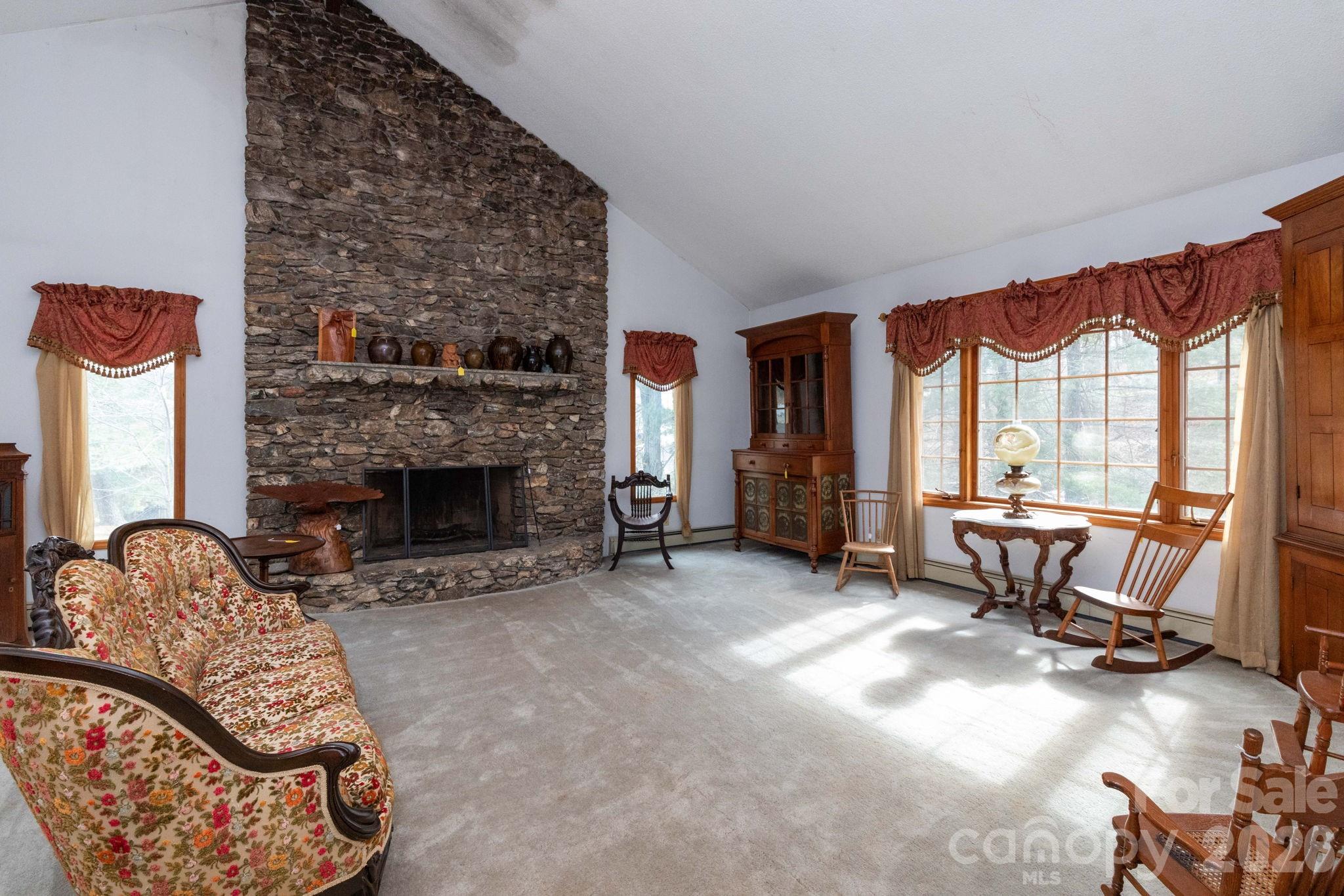 586 Justice Ridge Road Candler NC 28715